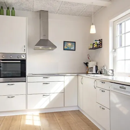 10 Person In Marstal-by Traum